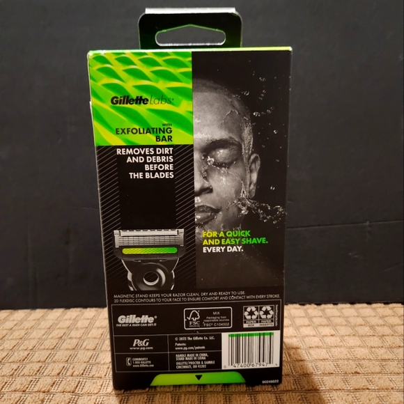 Gillette Lab Shaver Set with Exfoliating Bar - Picture 3 of 4